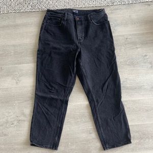 Abercrombie & Fitch Washed High rise Mom Jeans